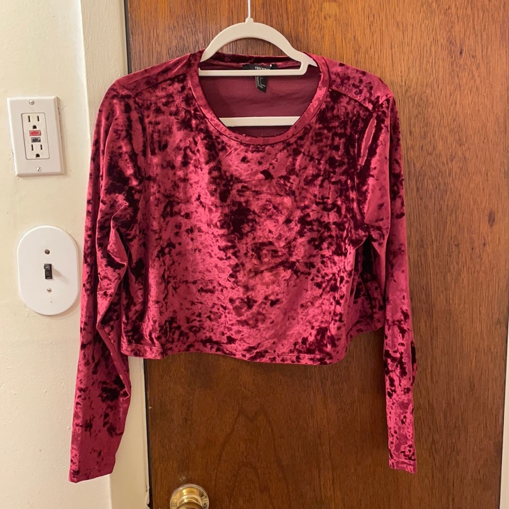 Long sleeve maroon velvet cropped top from Forever 21, size L!